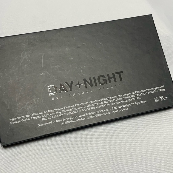 KAB Cosmetics Day & Night makeup palette NEW Never Used! - Picture 2 of 5